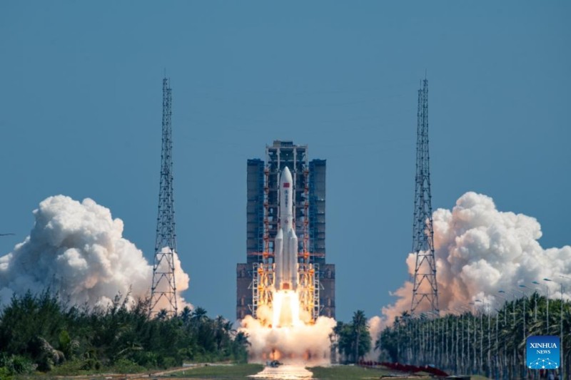 Η Κίνα εκτόξευσε νέα ομάδα δορυφόρων διαδικτύου