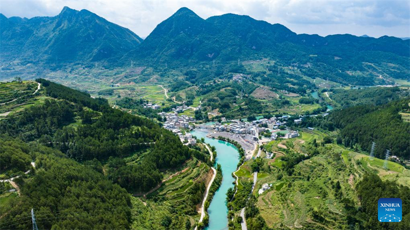 Οι τουρίστες διασκεδάζουν στην επαρχία Γκουεϊτζόου