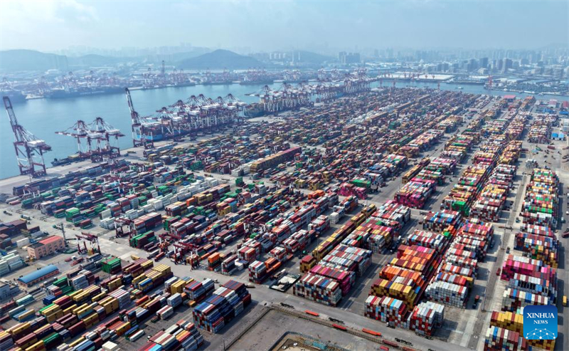 Αεροφωτογραφία που ελήφθη στις 19 Αυγούστου του 2025 δείχνει μια άποψη του Λιμανιού Τσινγκντάο στην πόλη Τσινγκντάο της επαρχίας Σαντόνγκ. (Φωτογραφία / Xinhua)