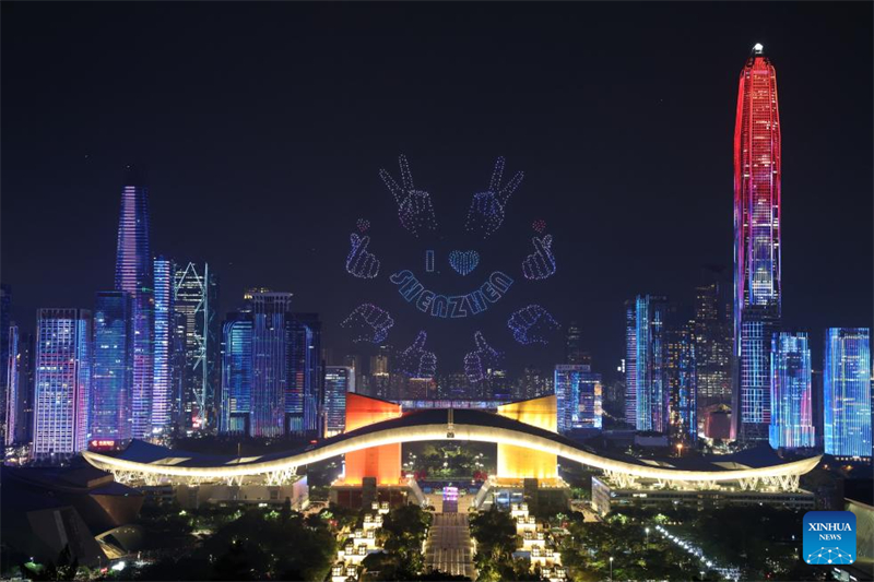 Διοργανώθηκε σόου με drones για τον εορτασμό της 45ης επετείου της ειδικής οικονομικής ζώνης της πόλη Σεντζέν