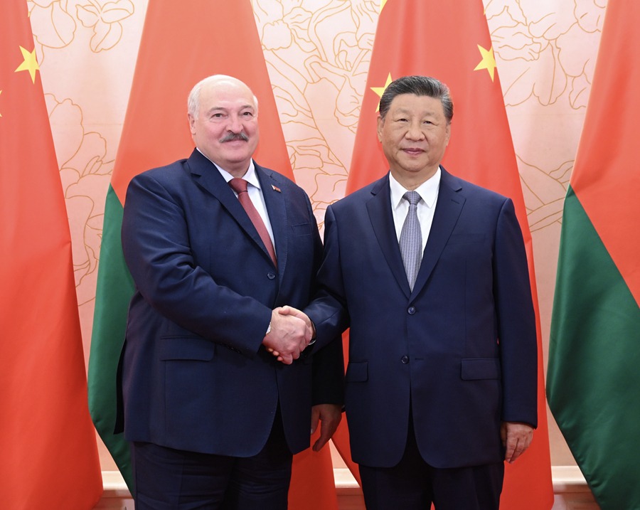 Ο Κινέζος Πρόεδρος συναντήθηκε με τον Πρόεδρο της Λευκορωσίας