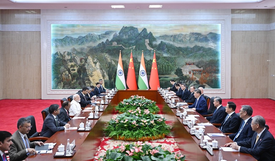 Ο Κινέζος Πρόεδρος συναντήθηκε με τον πρωθυπουργό της Ινδίας