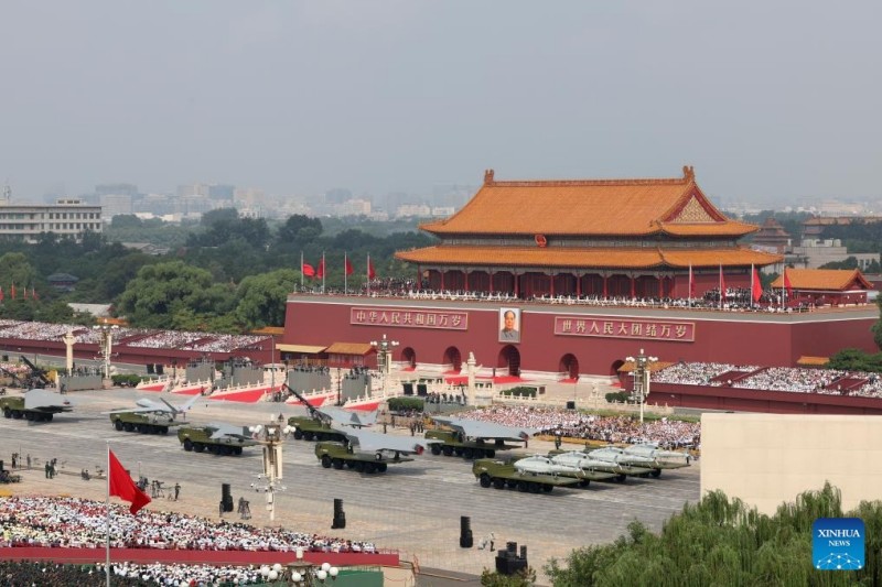 (Φωτογραφίες) Η παρέλαση της Κίνας για την Ημέρα της Νίκης πραγματοποιήθηκε στο Πεκίνο