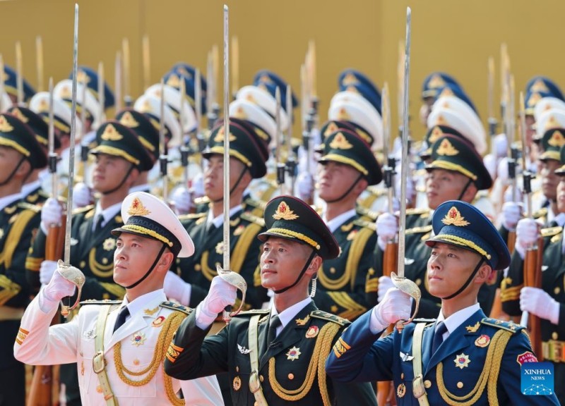 (Φωτογραφίες) Η παρέλαση της Κίνας για την Ημέρα της Νίκης πραγματοποιήθηκε στο Πεκίνο