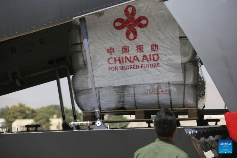 Η πρώτη παρτίδα της κινεζικής βοήθειας για την ανακούφιση των σεισμοπαθών στο Αφγανιστάν φτάνει στην Καμπούλ