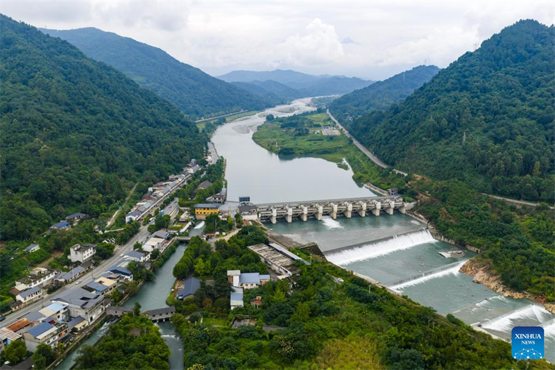 Αεροφωτογραφία που τραβήχτηκε στις 10 Σεπτεμβρίου του 2025 δείχνει το σύστημα άρδευσης Τζιαντζιανγκγιάν στην επαρχία Σιτσουάν. (Φωτογραφία / Xinhua)