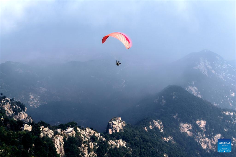 Οι πολίτες απολαμβάνουν το χρυσό φθινόπωρο με αποδράσεις το Σαββατοκύριακο