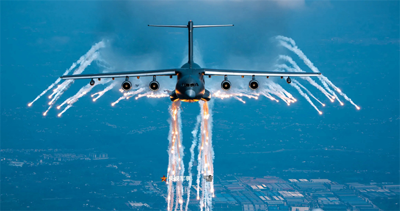 Συγκλονιστικό! Έρχεται μια νέα ταινία με εξαιρετικά κοντινές αεροφωτογραφίες μαχητικών αεροσκαφών!