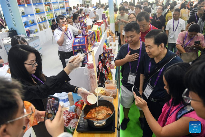 Το φαγητό του δρόμου Λουοσιφέν αναζωογονεί τη βιομηχανική δυναμική στην επαρχία Γκουανγκσί