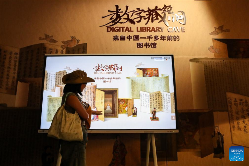 Μια ματιά στην 8η Διεθνή Πολιτιστική Έκθεση του Δρόμου του Μεταξιού (Ντουνχουάνγκ)