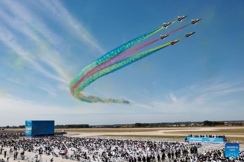 Η ανοιχτή εκδήλωση της Πολεμικής Αεροπορίας του Λαϊκού Απελευθερωτικού Στρατού της Κίνας και η αεροπορική επίδειξη Τσανγκτσούν ολοκληρώθηκαν στην Κίνα