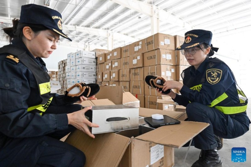 Η Σιντζιάνγκ προχωρά μπροστά ως πύλη για το άνοιγμα της