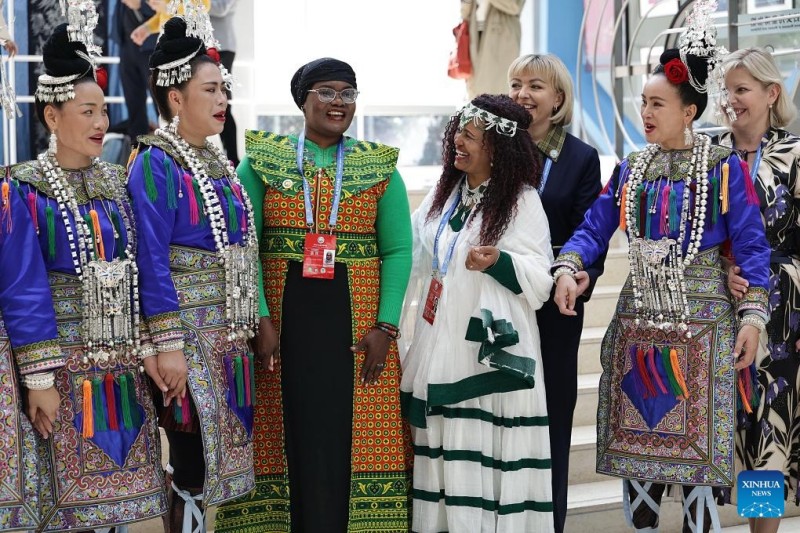 Έκθεση που παρουσιάζει την πρόοδο της Κίνας στον τομέα της ψηφιακής και έξυπνης ενδυνάμωσης των γυναικών και των κοριτσιών στο Πεκίνο