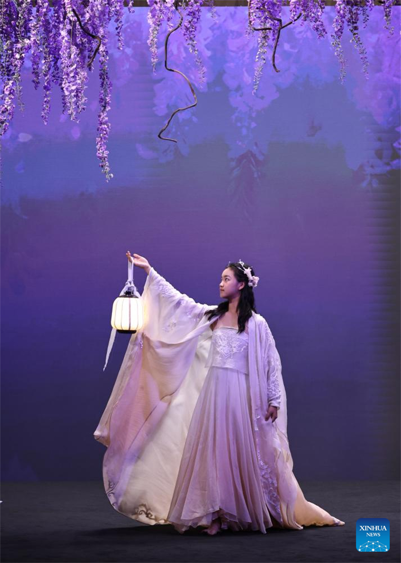 Στιγμιότυπα από την Εβδομάδα Μόδας της Σαγκάης