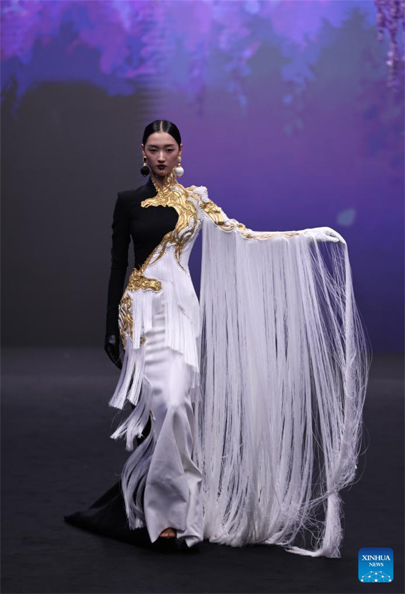 Στιγμιότυπα από την Εβδομάδα Μόδας της Σαγκάης