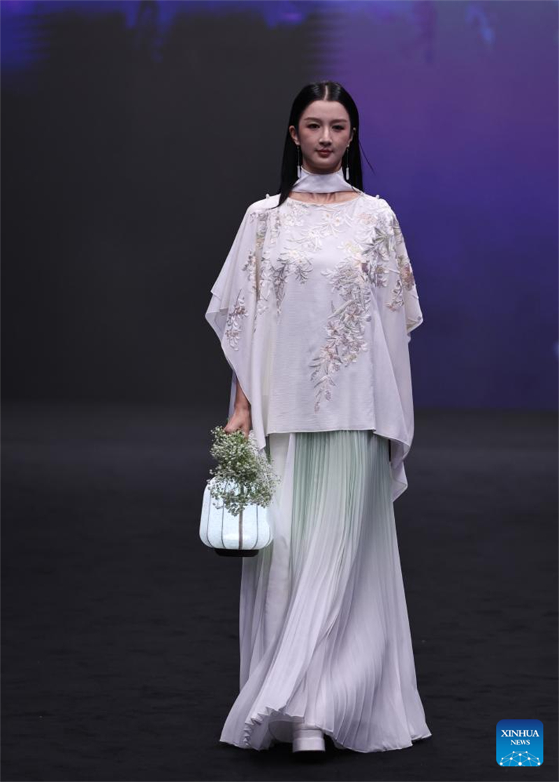 Στιγμιότυπα από την Εβδομάδα Μόδας της Σαγκάης