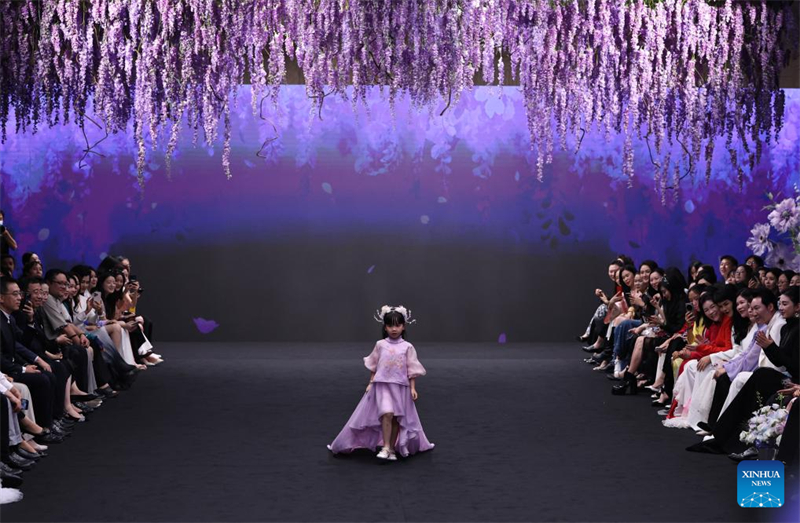 Στιγμιότυπα από την Εβδομάδα Μόδας της Σαγκάης