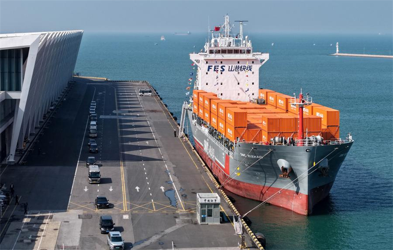 Απευθείας γραμμή μεταφοράς εμπορευματοκιβωτίων συνδέει την πόλη Τσινγκντάο με την πόλη Τζετζού της Νότιας Κορέας