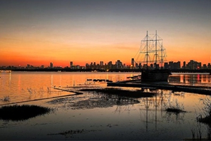 Θέα της Λίμνης Ντονγκχού κατά το ηλιοβασίλεμα στην πόλη Γουχάν