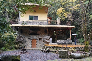 Kομητεία της Κίνας αξιοποιεί τους φυσικούς πόρους για την ανάπτυξη του τουρισμού υγείας