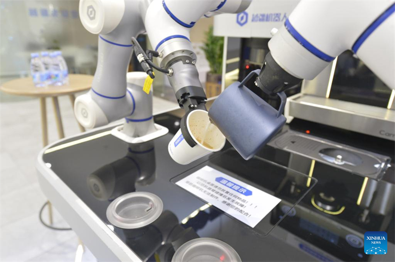 Μια ματιά στα ανθρωποειδή ρομπότ στην πόλη Σεντζέν