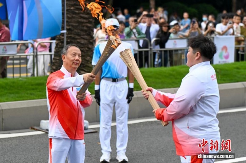 Στους 15ους Εθνικούς Αγώνες της Κίνας (Γκουανγκντόνγκ-Χονγκ Κονγκ-Μακάο) διεξήχθη λαμπαδηδρομία