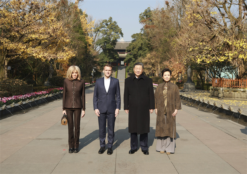 Άτυπη συνάντηση του Προέδρου Σι και του Μακρόν στην επαρχία Σιτσουάν της Κίνας