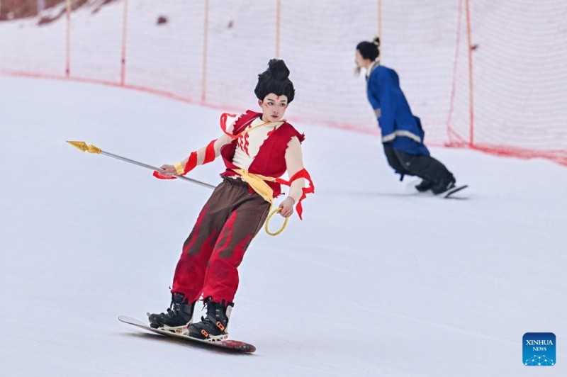 Έναρξη της χειμερινής τουριστικής περιόδου 2025 στο Σιτσουάν