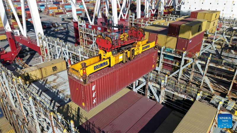 Το Λιμάνι Τσινγκντάο ξεπέρασε τα 700 εκατομμύρια τόνους σε διακίνηση φορτίου το 2025