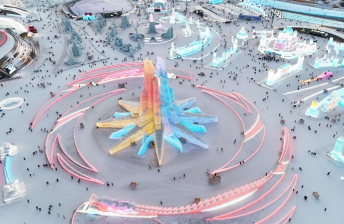 Το μεγαλύτερο θεματικό πάρκο πάγου και χιονιού στον κόσμο ανοίγει στη βορειοανατολική Κίνα