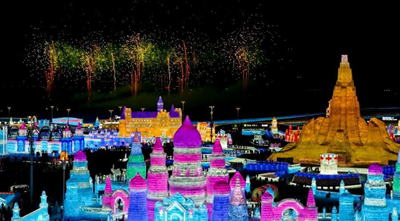 Το χιόνι γίνεται χρυσός καθώς οι τουρίστες αγκαλιάζουν το κρύο στην Κίνα