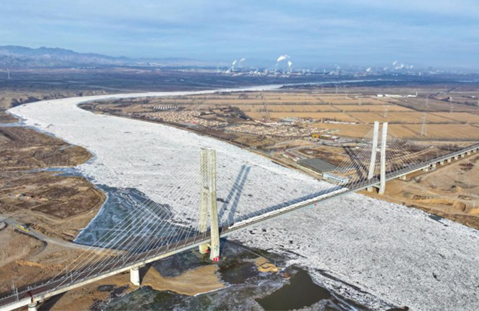 Το τοπίο του παγωμένου Κίτρινου Ποταμού εν μέσω ψυχρού κύματος