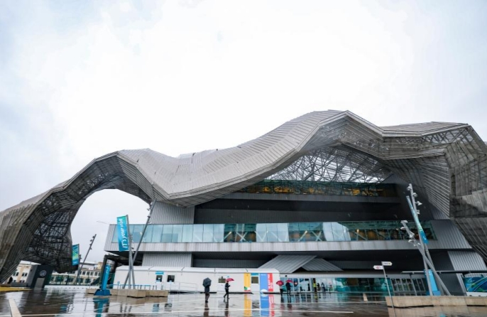 Θέα του βασικού κέντρου των Μέσων Μαζικής Ενημέρωσης των Χειμερινών Ολυμπιακών Αγώνων Μιλάνο–Κορτίνα 2026