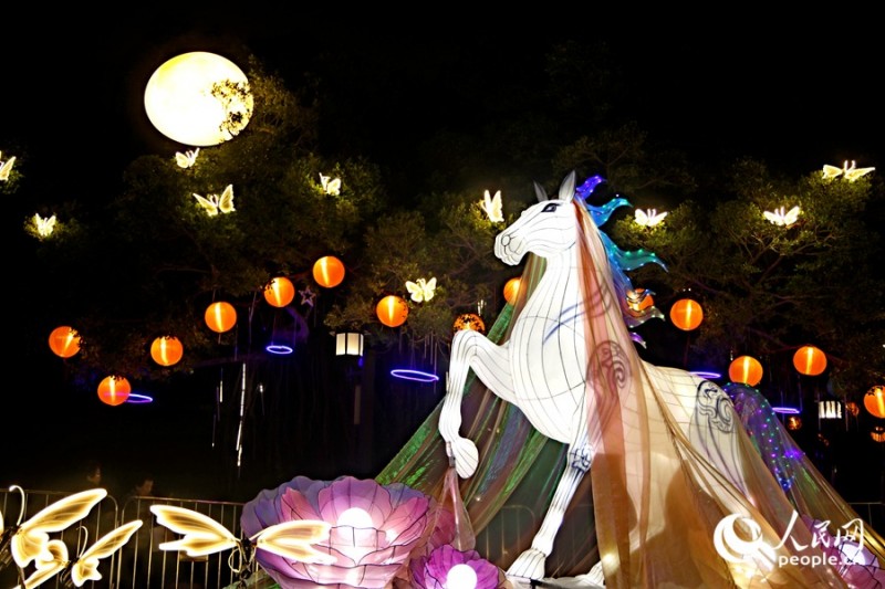 Σιαμέν: Εορταστικές διακοσμήσεις προαναγγέλλουν το Έτος του Αλόγου στην πόλη