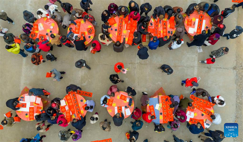 Προετοιμασίες για το Φεστιβάλ της Άνοιξης σε εξέλιξη σε όλη την Κίνα