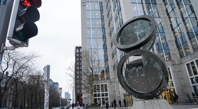 Γιατί η ΕΕ διστάζει να χρησιμοποιήσει τα δεσμευμένα ρωσικά περιουσιακά στοιχεία για να βοηθήσει την Ουκρανία