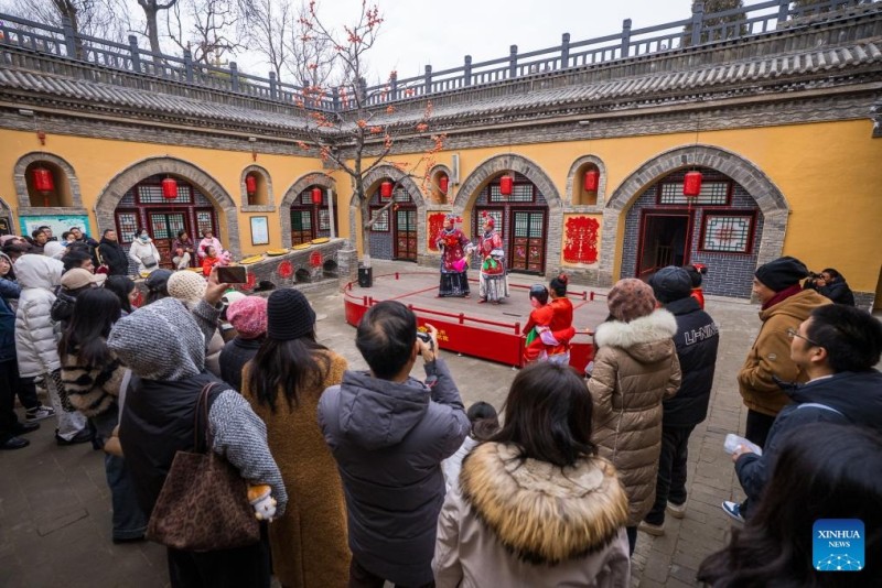 Η κατοικία Ντικενγκγιουάν της Κίνας προσελκύει τουρίστες