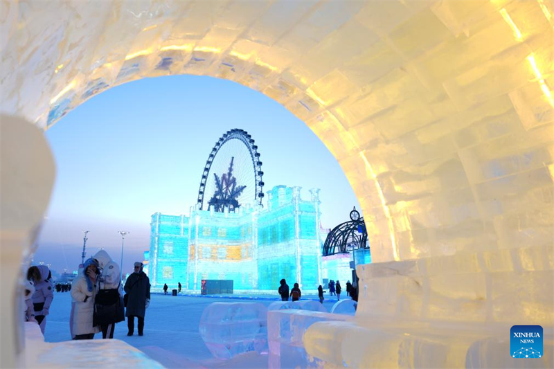 Κόσμος πάγου και χιονιού της πόλης Χαρμπίν