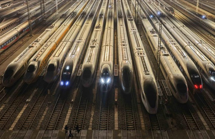 Τα τρένα υψηλής ταχύτητας σε όλη την Κίνα ετοιμάζονται για την επερχόμενη μαζική μετακίνηση ταξιδιωτών του Φεστιβάλ της Άνοιξης