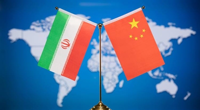 Ο Κινέζος υπουργός Εξωτερικών καλεί σε ειρηνευτικές συνομιλίες σε τηλεφωνική επικοινωνία με τον Ιρανό ομόλογό του