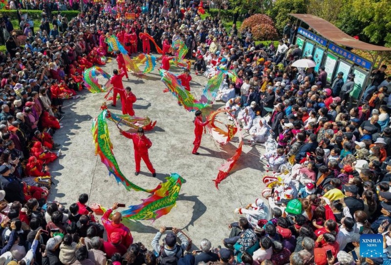 Το παραδοσιακό φεστιβάλ Sanyuesan γιορτάζεται σε ολόκληρη την Κίνα