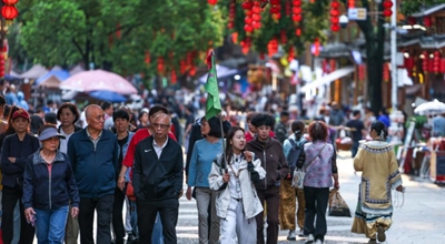 Ο πολιτιστικός τουρισμός αναζωογονεί ένα κάποτε φτωχό χωριό στην επαρχία Γκουέϊτζου της Κίνας