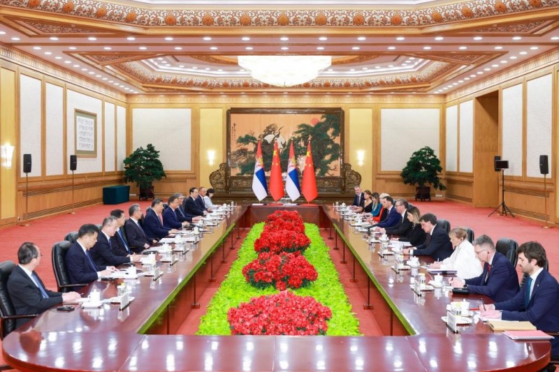 Οι πρόεδροι της Κίνας και της Σερβίας χαιρετίζουν την ακλόνητη φιλία και επιδιώκουν ευρεία συνεργασία
